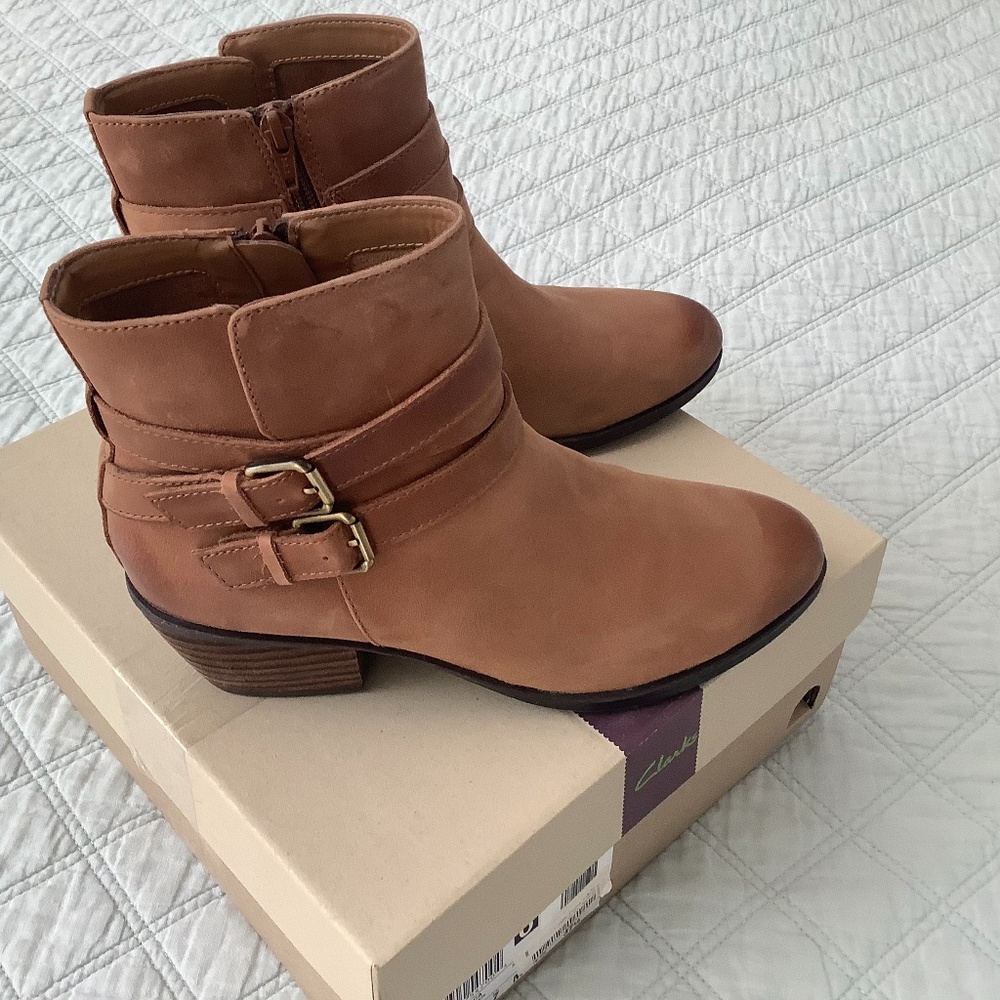 Women’s size 7 Clark’s Ankle  Buckle Boot
